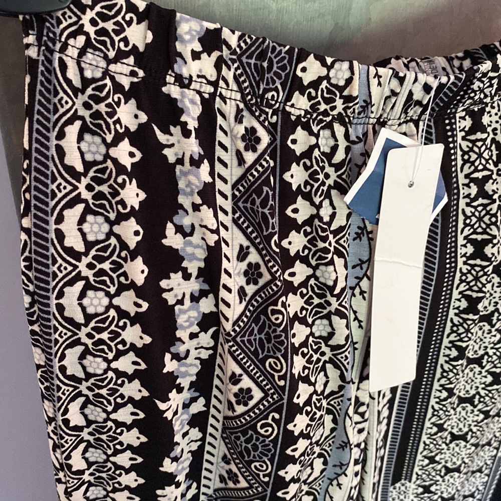 Awesome boho flared pants!! Size Small. NWT. Love Tree. - Picture 2 of 4